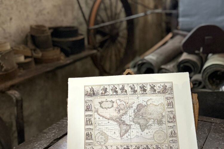 Litografia Antica del Mondo Geografica e Idrografica – Stampa su Carta 100% Cotone a Tiratura Limitata